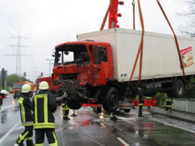 Verkehrsunfall mit LKW (20.04.2005)